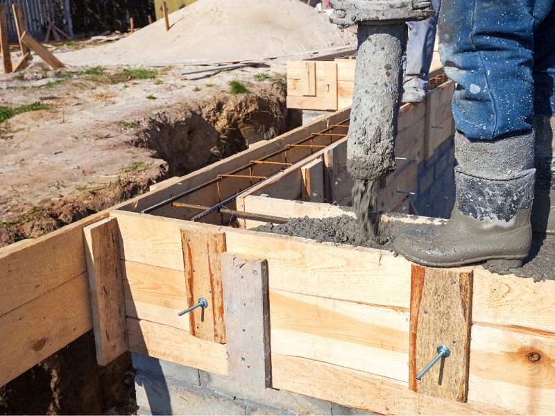 coffrage béton avec des planches en bois