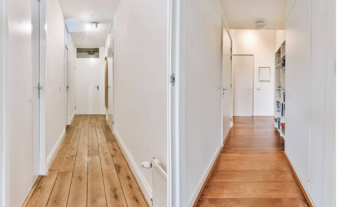 sens de pose parquet dans un couloir