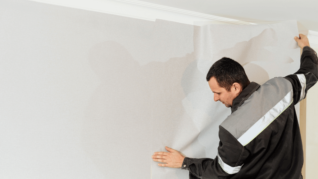 pose papier peint après calcul du nombre de rouleaux