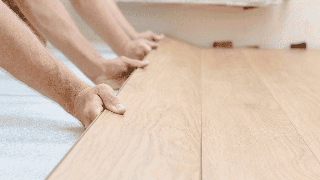 Pose flottante d'un parquet en bois