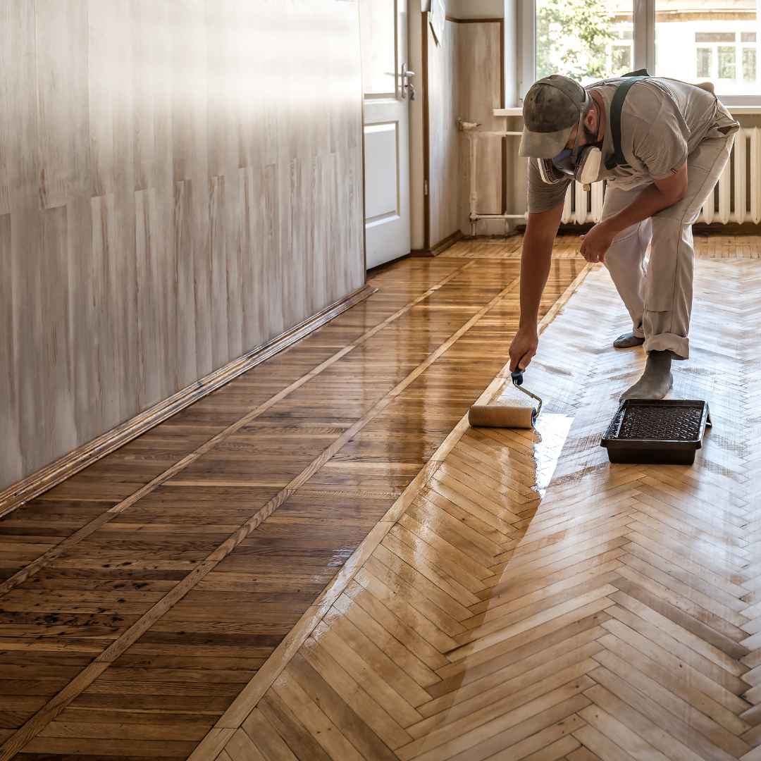 Vitrifier un parquet au rouleau