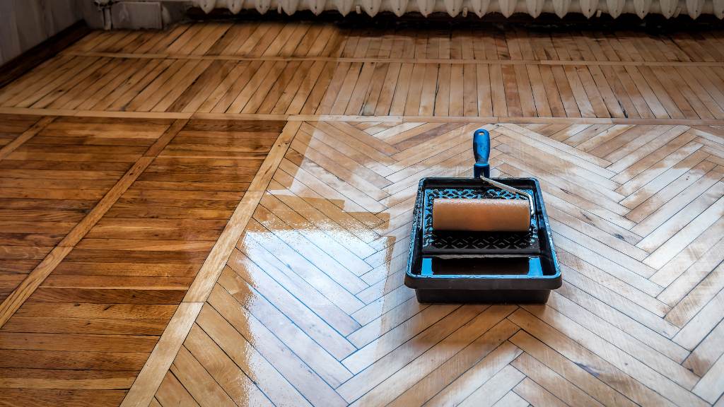 Vitrification d'un parquet ancien